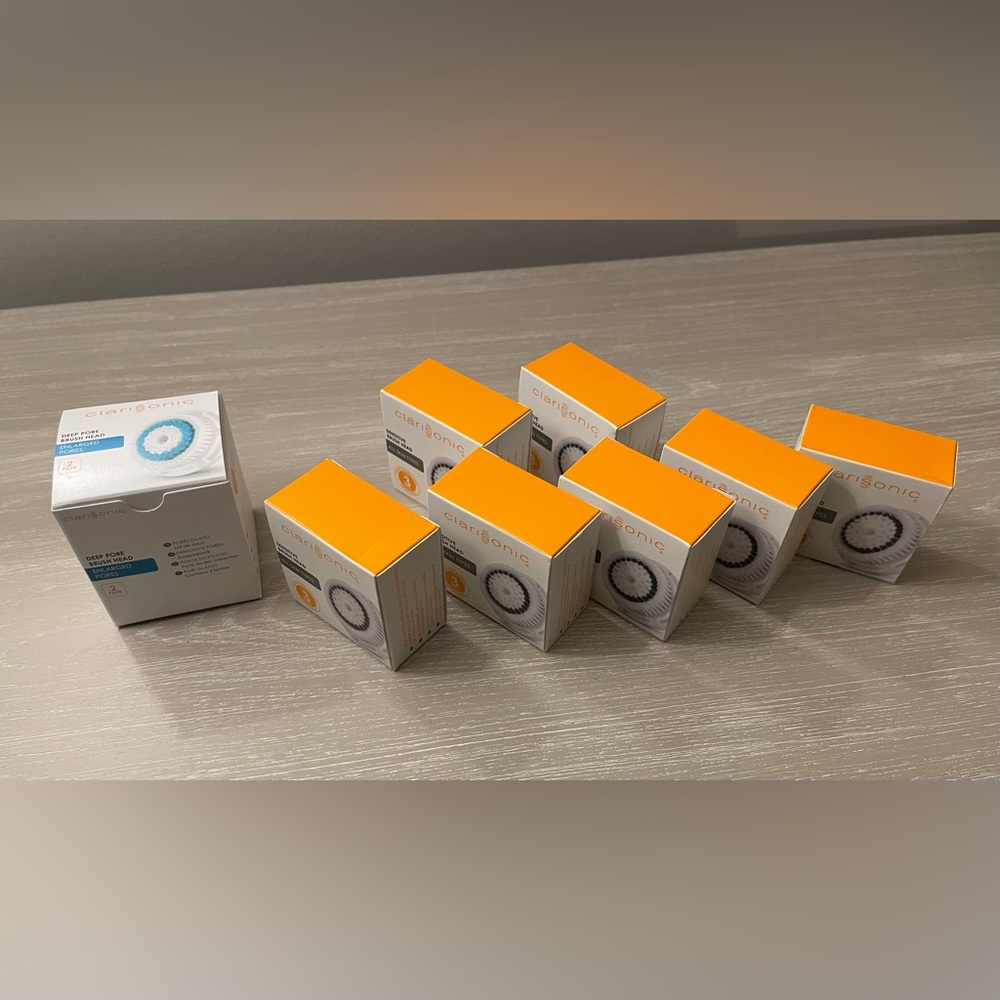 Lot of 8 Clarisonic Brush heads – New, In Box